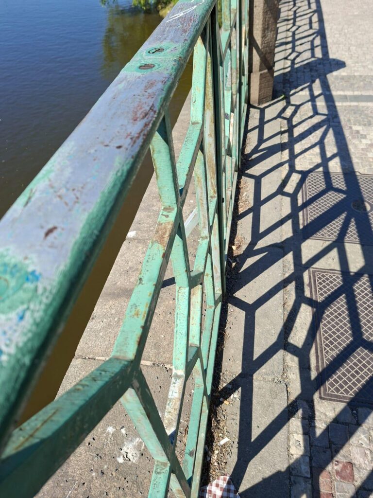 Walking with a camera - May - Light and shade